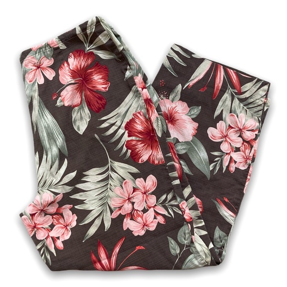 Vintage 90s Silk Hawaiian Floral Capris - Picture 5 of 11